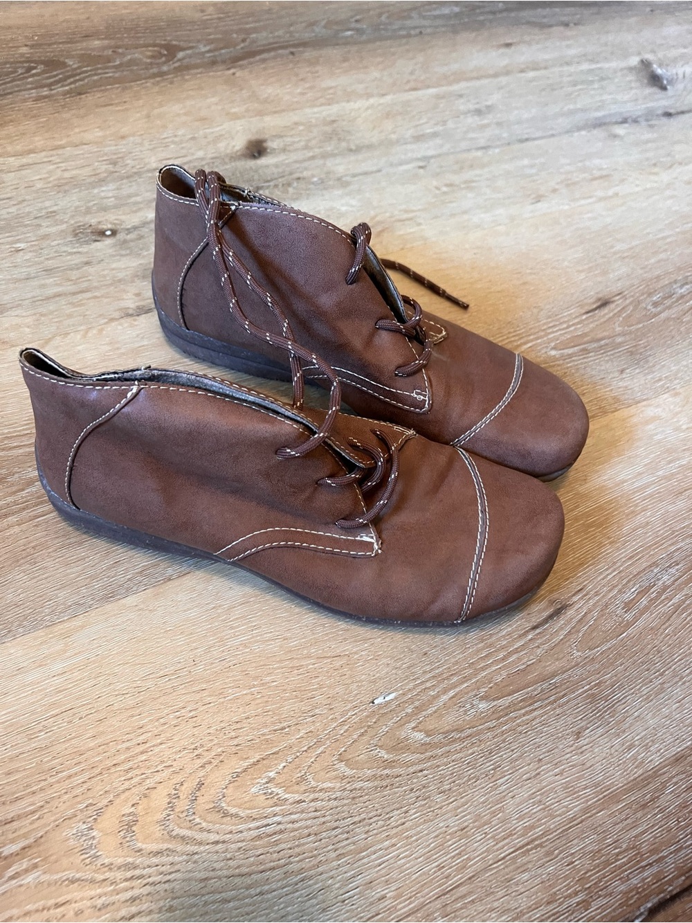 Women’s Size 9 B.O.C.  Brown Lace-Up Casual Chukka Ankle Shoes